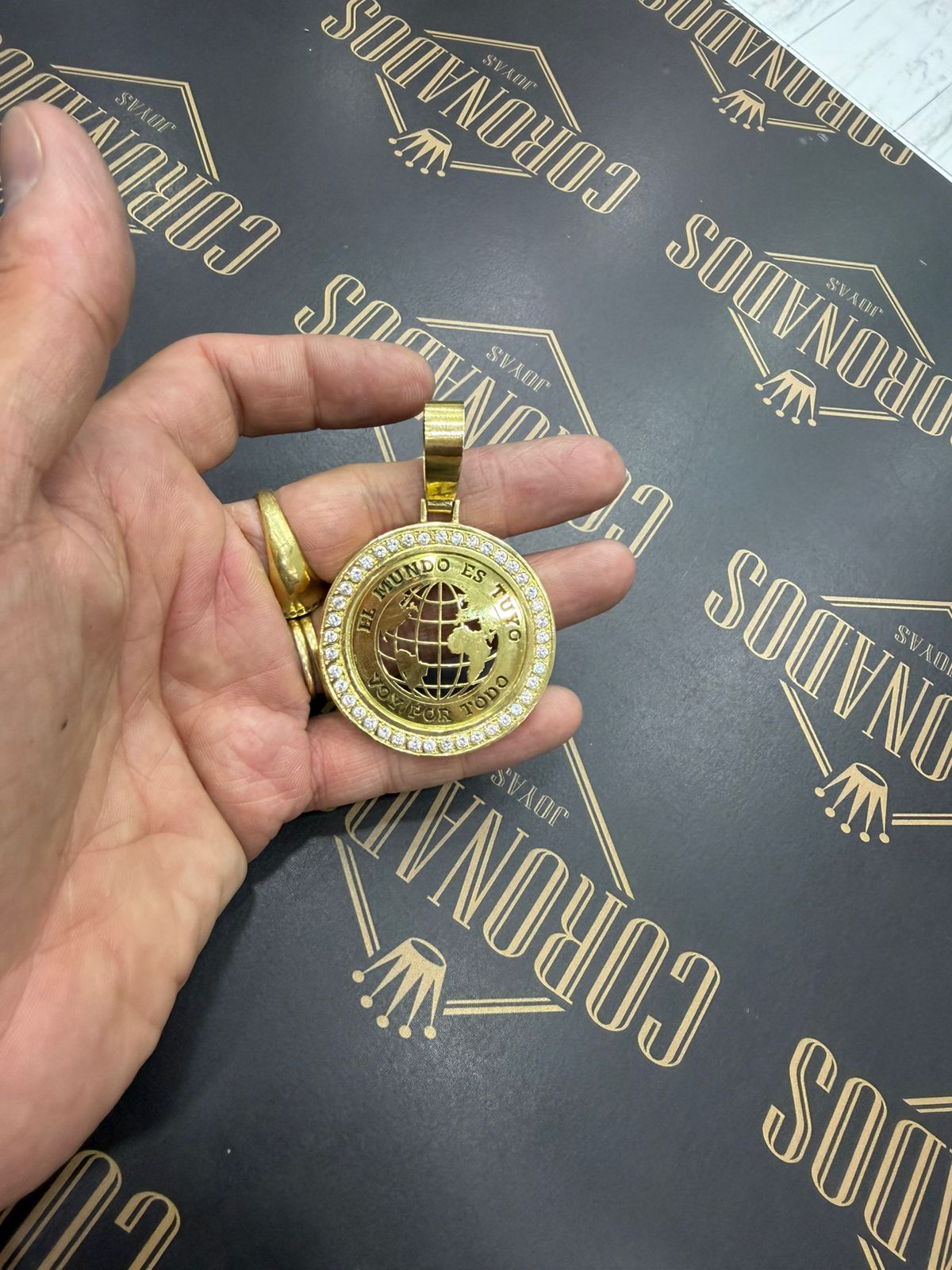 DIJE EL MUNDO ES TUYO